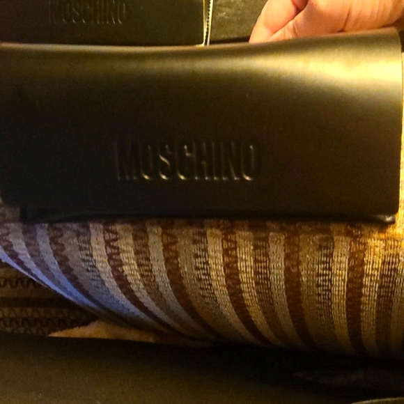 NWOT MOSCHINO HEARTS SUN GLASSES - Picture 5 of 5